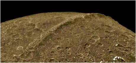 Iapetus de Saturno ensamblada