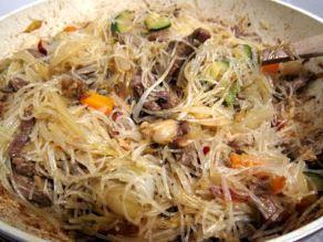 noodles-vermicelli-de-cordero-y-verduras-