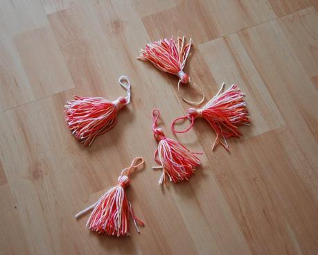 DIY Guirnalda de borlas