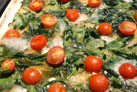 Coca de espinacas, tomate y queso de cabra Coca de espinacas, tomate y queso de cabra