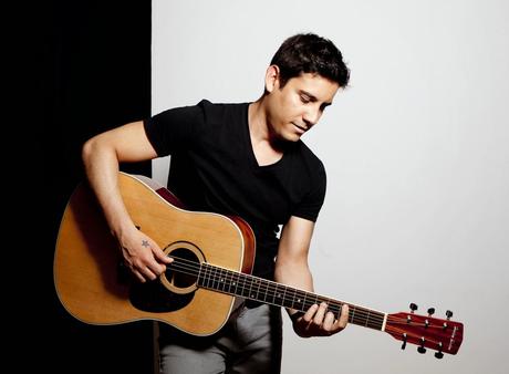 ENTREVISTA: LEO DE LA TORRE (CANTANTE, MÚSICO) ENTREVISTA: LEO DE LA TORRE (CANTANTE, MÚSICO)