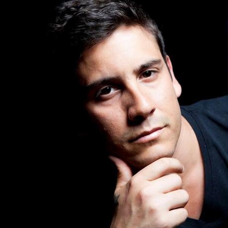 ENTREVISTA: LEO DE LA TORRE (CANTANTE, MÚSICO) ENTREVISTA: LEO DE LA TORRE (CANTANTE, MÚSICO)