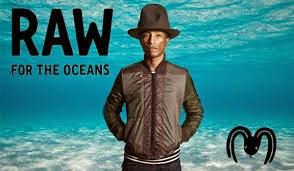 Pharrell Willliams presenta una nueva colección de ropa elaborada con plásticos de los oceanos
