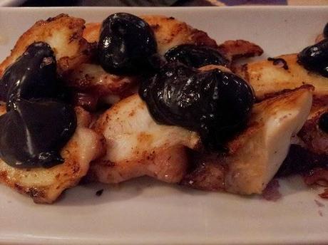 Pulpo asado a la parrilla con ali oli de calamar Pulpo asado a la parrilla con ali oli de calamar