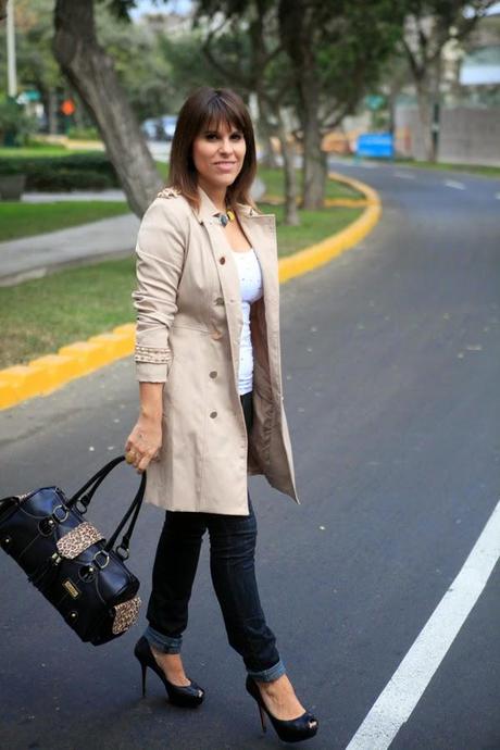 Mis looks el trench coat con tachas Gabardina, trench coat, basicos de armario, mis looks , Paola Blass