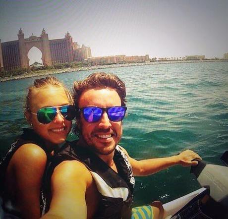 Fernando Alonso y Dasha Kapustina Dubái