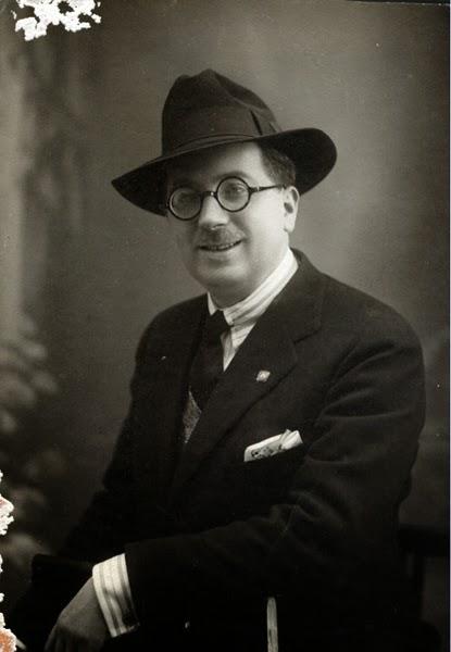 La Foguera de la «Plasa del Achuntament» (2.ª parte) La Foguera de la «Plasa del Achuntament» (2.ª parte)