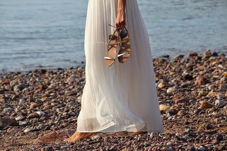 B E A C H P A R T Y B E A C H P A R T Y