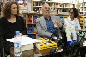 “La lección de anatomía” de Marta Sanz (nueva versión) Clara Sanchís, Manuel Gutiérrez Aragón y Marta Sanz durante la presentación del libro.