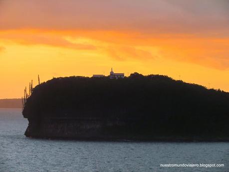 Lifou; entre el cielo y la tierra Lifou; entre el cielo y la tierra