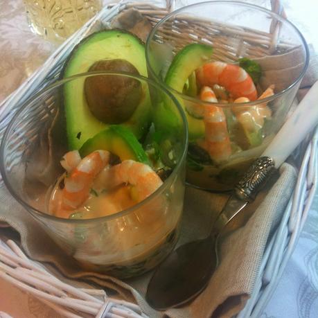 Vasitos De Ensalada de Langostinos Y Aguacate Vasitos De Ensalada de Langostinos Y Aguacate