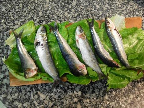 Sardinas asadas en teja, de Pepón Nieto en Canal Cocina