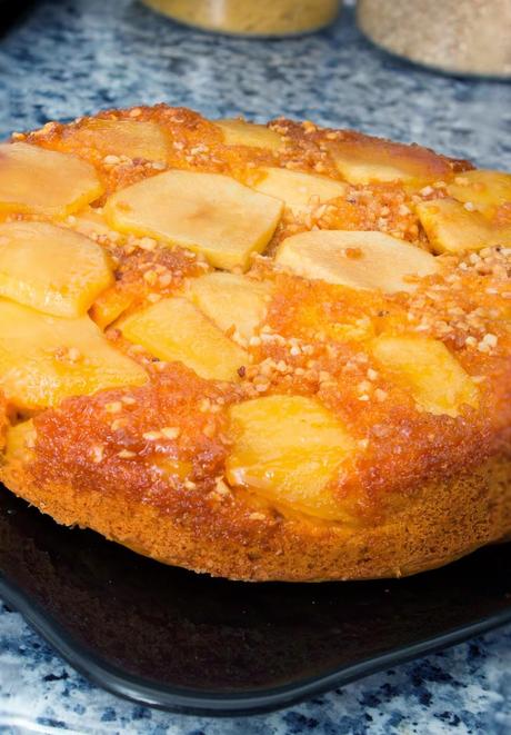 Pastel de papapaya y manzana con crocanti de almendra Pastel de papapaya y manzana con crocanti de almendra