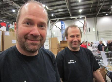 Los gemelos Perry(Michael y Alan) dejan Games Workhop