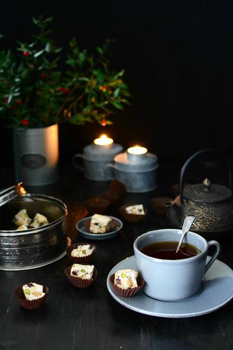 Turrón de almendras, arándanos y pistachos Turrón de almendras, arándanos y pistachos