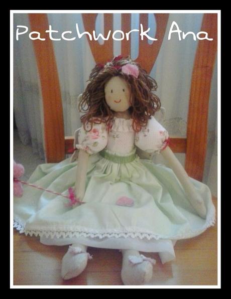 Holaaaa, hoy voy a publicar una muñeca que me ha encantad...