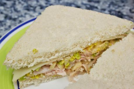 Sandwich rodilla de pavo y manzana Sandwich rodilla de pavo y manzana