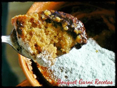 Budín (en taza) de naranja con sorpresa de chocolate y un recuerdo para papá