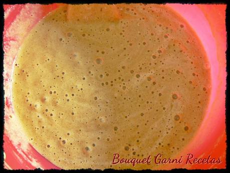 Budín (en taza) de naranja con sorpresa de chocolate y un recuerdo para papá