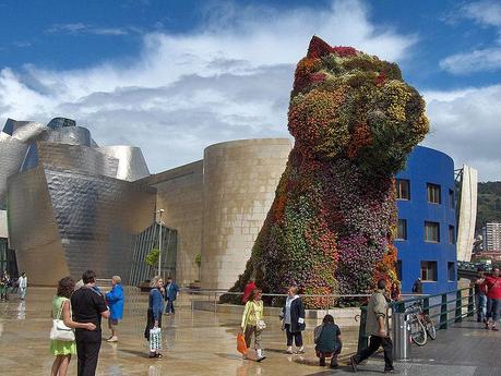 Bilbao – Museo Guggenheim exterior-guggenheim