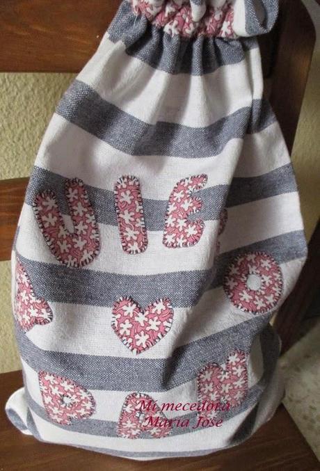 Con un paño de cocina Con un paño de cocina