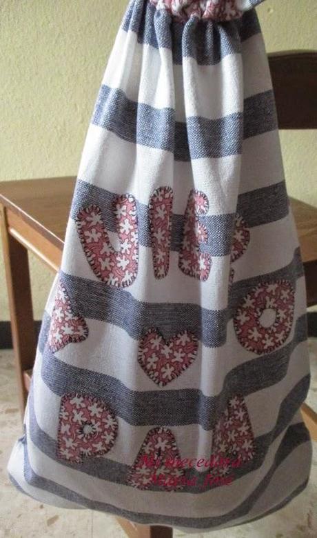 Con un paño de cocina Con un paño de cocina