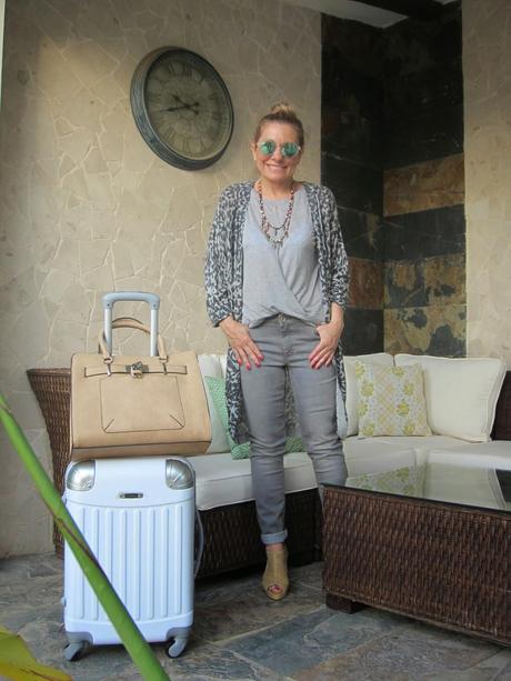 LOOK340-5.7.20148:30AIRPORT LOOK¡¡Hola amigas!!Todo un fi...