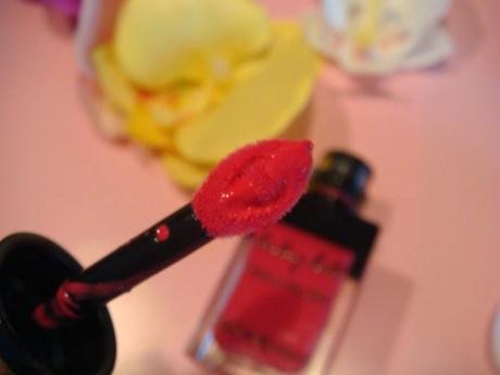 Color en labios y mejillas con Babydoll Kiss and Blush de Yves Saint Laurent...