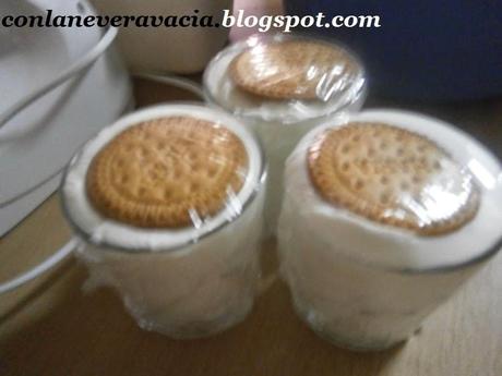 HELADO DE NATA CON TROCITOS DE CHOCOLATE Y GALLETA MARÍA