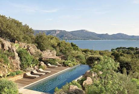 UNA CASA EN LA COLINA Vistas de La casa de la colina en Córcega