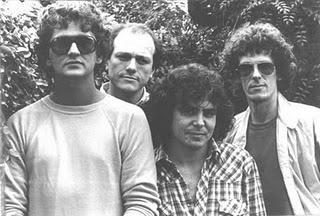 ¿Se reúne ALMENDRA? ¿Se reúne ALMENDRA?