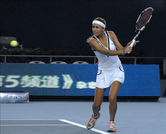 WTA de Beijing: Dulko fue eliminada en singles, y ahora debutará en dobles WTA de Beijing: Dulko fue eliminada en singles, y ahora debutará en dobles