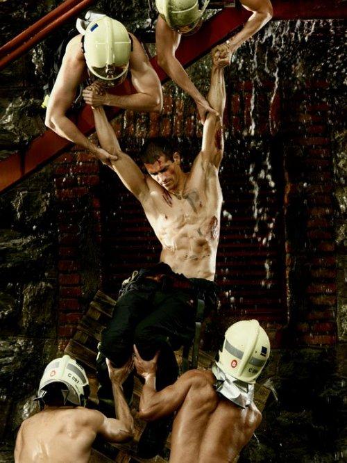 62959_1512541146460_1622356884_1242344_2178345_n Lucho y sus bomberos