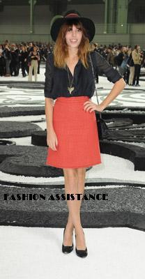 Paris Fashion Week, Spring/Summer, 2011. Keira Nightley y otras celebrities en el Front Row de Chanel