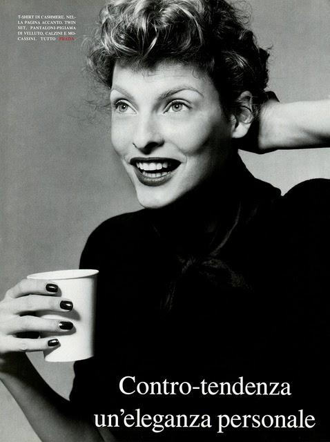 LINDA EVANGELISTA CARACTERIZADA A LO KATHERINE HEPBURN