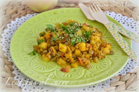 Lentejas al curry con manzana y bacon. Receta casera, fácil y rápida. Para llevar en el tupper.