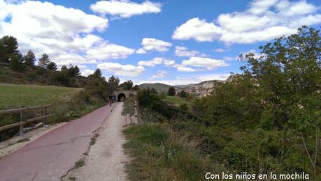 Alcoy con niños: Senderismo en familia por la vía verde Alcoy con niños: Senderismo en familia por la vía verde