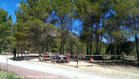 Alcoy con niños: Senderismo en familia por la vía verde Alcoy con niños: Senderismo en familia por la vía verde