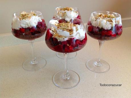 Fresas, chocolate y nata CHOCOLATE, FRESAS Y NATA.