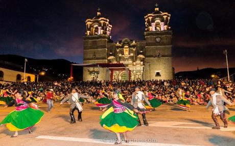 Fiesta de la virgen de la Candelaria Puno Perú