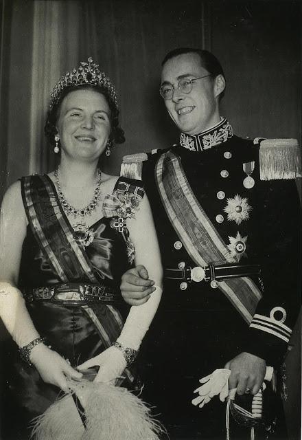 Tiara de Zafiros - Casa Real de los Paises Bajos Tiara de Zafiros - Casa Real de los Paises Bajos