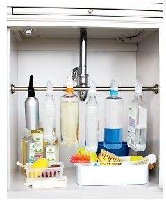 Organizando el bajo fregadero... Organizando el bajo fregadero...