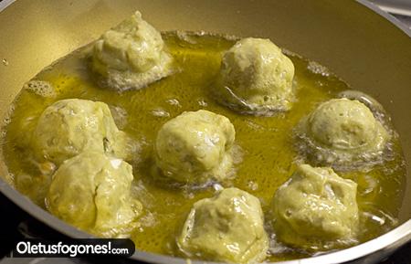 Alcachofas rebozadas en salsa Alcachofas rebozadas en salsa