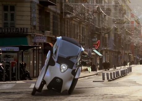 Coche eléctrico urbano de Toyota, disponible en Grenoble