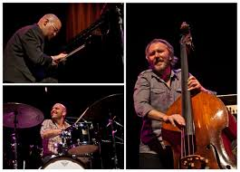 RECOMIENDO ESCUCHAR A : The Bad PlusEs un trio musical fo... RECOMIENDO ESCUCHAR A : The Bad PlusEs un trio musical fo...