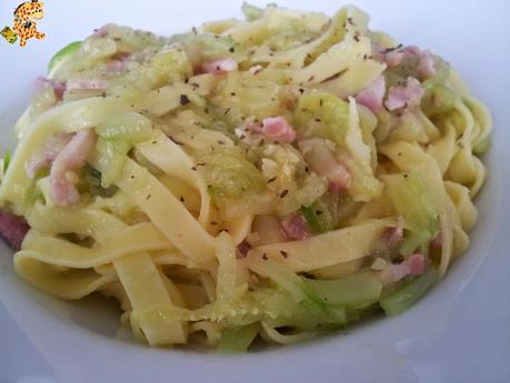 Pasta con calabacín y bacon Pasta con calabacín y bacon