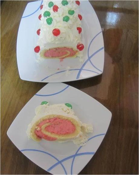 BRAZO GITANO RELLENO DE MERMELADA DE CEREZAS BRAZO GITANO RELLENO DE MERMELADA DE CEREZAS