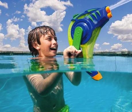 Juguete infantil para la piscina