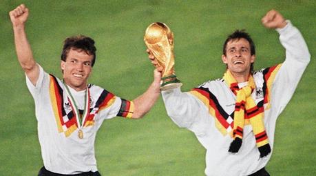 Fuente: http://www.andina.com.pe/agencia/noticia-las-mejores-imagenes-las-dos-finales-entre-argentina-y-alemania-514040.aspx#.U8EBSpR_tHs alemania1990 alemania1990 Alemania ganó su último Mundial en 1990 alemania A un paso de la gloria alemania1990