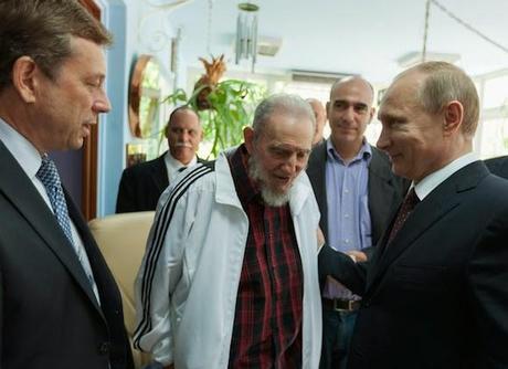 Putin entusiasmó a los cubanos y se reunión con Raúl y Fidel Castro [+ fotos]